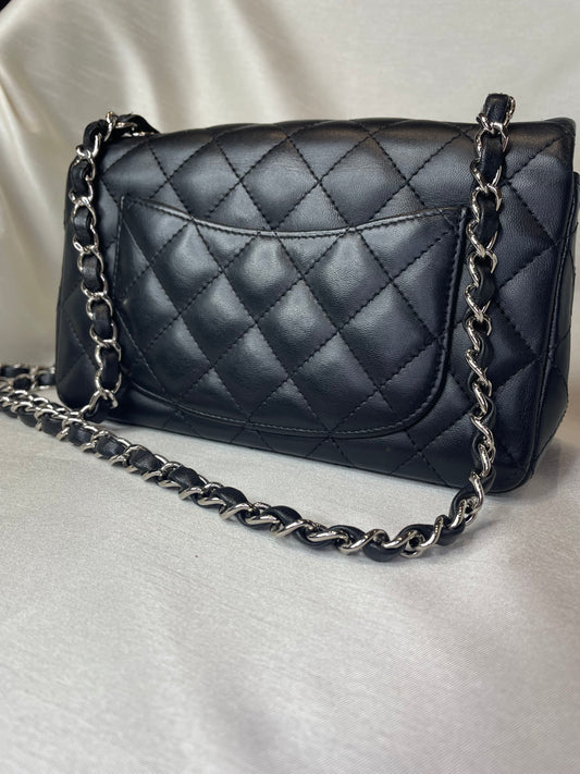 Vintage Chanel Handbags & Used Chanel Bags - For Sale